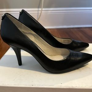 Michael Kors black leather pumps